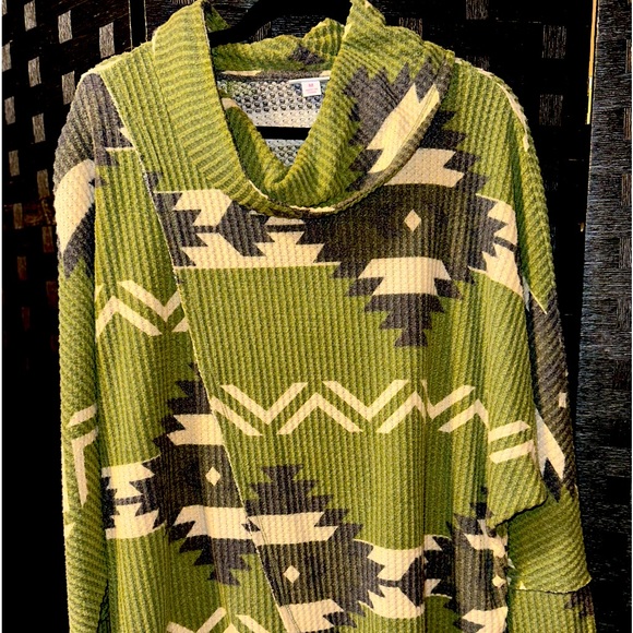 Warm and Soft Aubrey Top - Picture 3 of 6